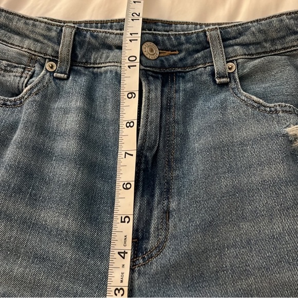 AEO disstressed comfort stretch waistband mom jeans - Picture 5 of 9